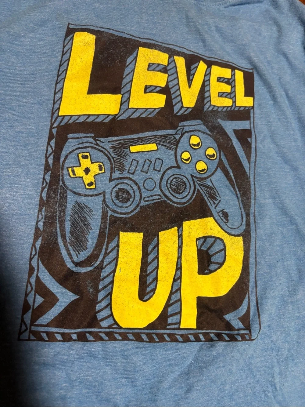 Cat & Jack Boys' Short Sleeve Gaming 'Level Up' Graphic T-Shirt - Blue M